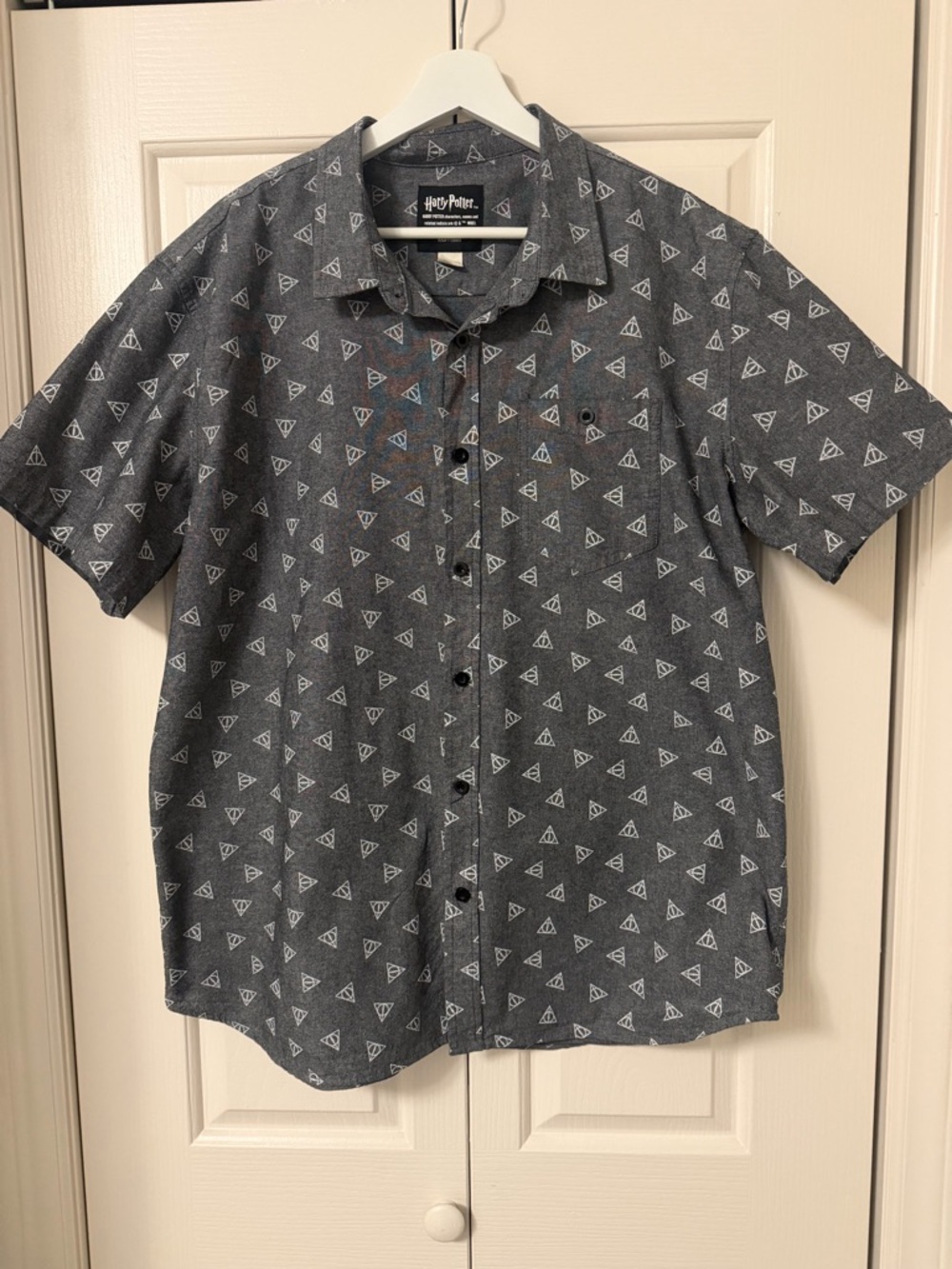 Warner Bros. Short Sleeve Button-Up Shirt in Charcoal with White Pattern